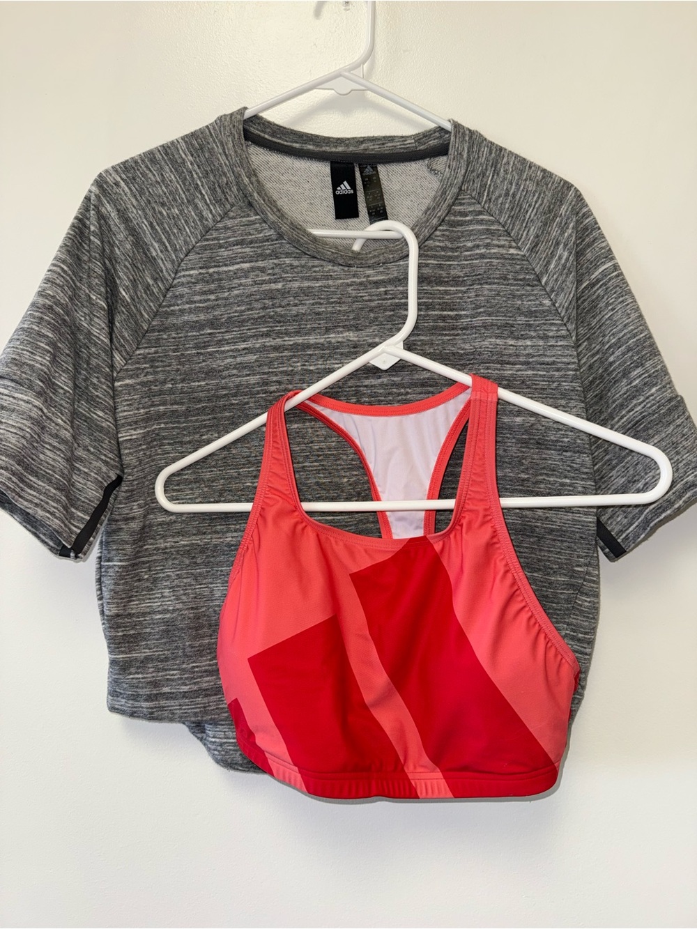 adidas Gray Cropped Tee with Coral and Red Colorblock Sports Bra (MEDIUM)